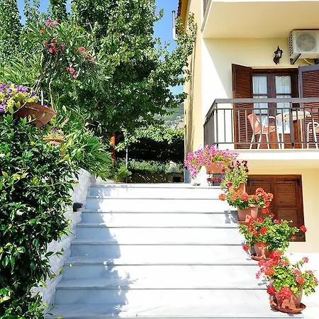 בית הארחה Sotiria קואינירה