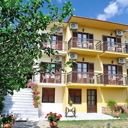 בית הארחה Sotiria קואינירה