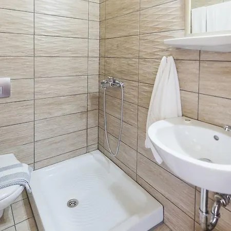 Sotiria בית הארחה 3*