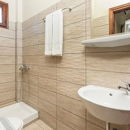 בית הארחה Sotiria קואינירה